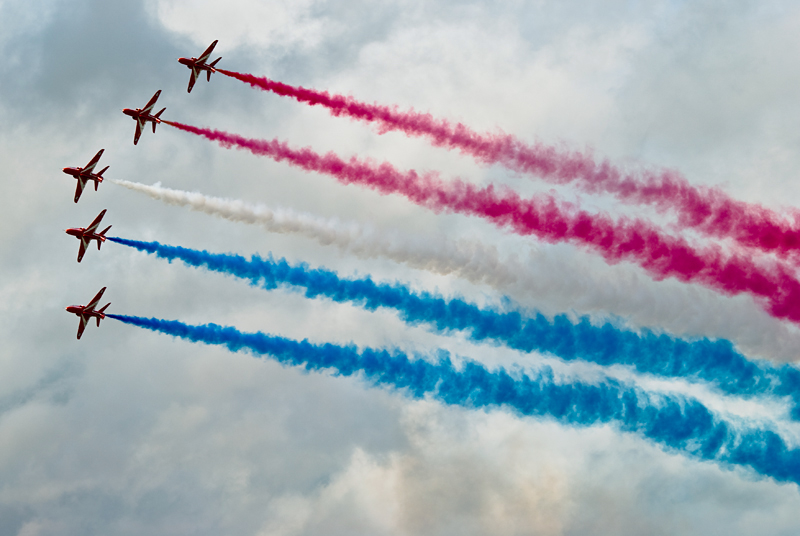 214_Fairford RIAT_Red Arrows na British Aerospace Hawk T1.jpg